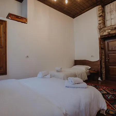 Tradita E Beratit Hotel 4*