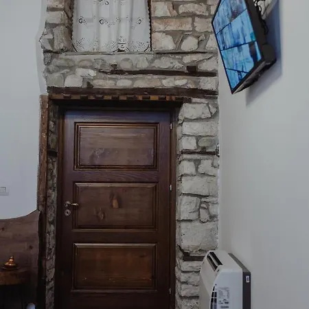 Hotel Tradita E Beratit 4*