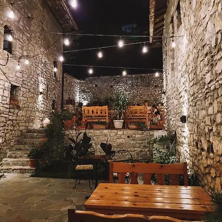 Tradita E Beratit 酒店 培拉特
