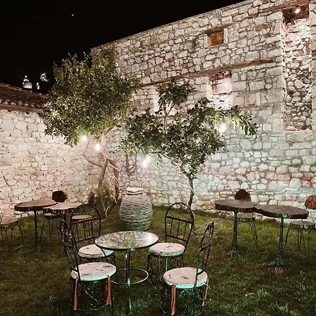 Tradita E Beratit 4* Berat