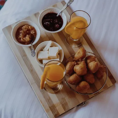 Tradita E Beratit Hotel