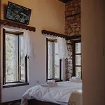 Tradita E Beratit Hotell Berat