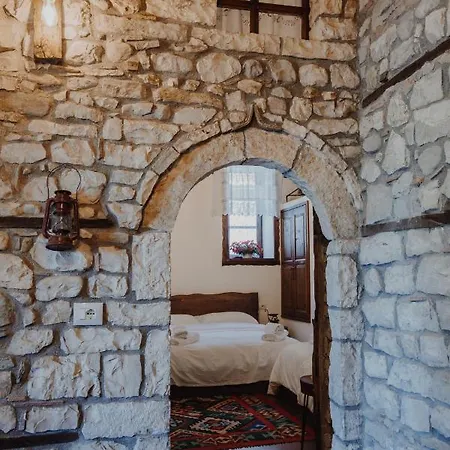 Tradita E Beratit بيرات