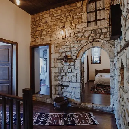 Tradita E Beratit بيرات