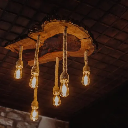 Tradita E Beratit فندق