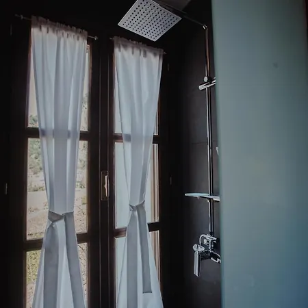 Tradita E Beratit Hotel