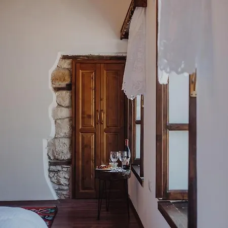 Tradita E Beratit 4*