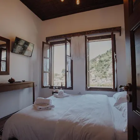 Tradita E Beratit 4* Berat