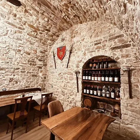 Tradita E Beratit Hotel