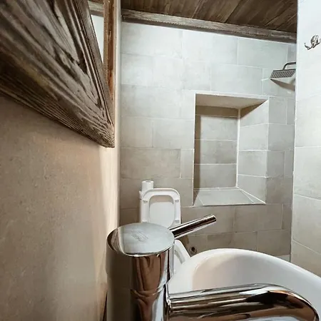 Tradita E Beratit Hotel