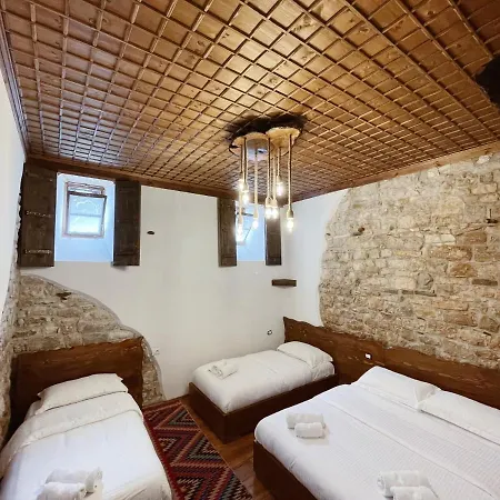 Tradita E Beratit بيرات