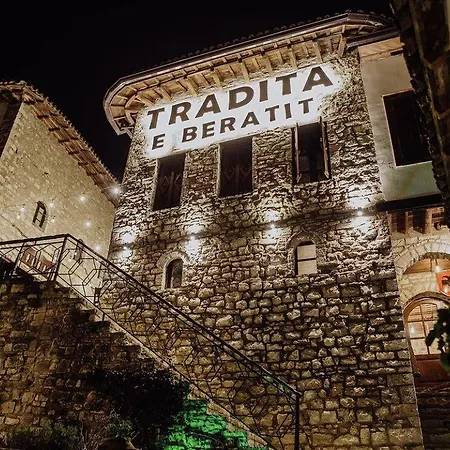 Tradita E Beratit מלון בראט
