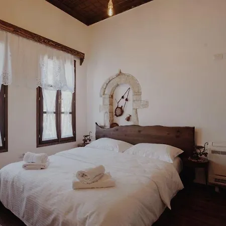 Tradita E Beratit 4* بيرات