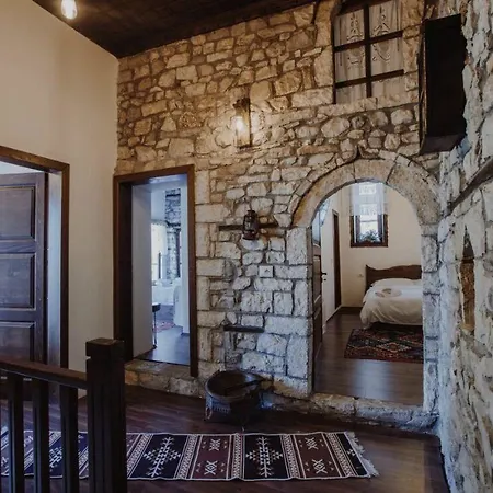 Tradita E Beratit 4*