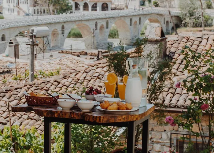 Tradita E Beratit Hotel 4*