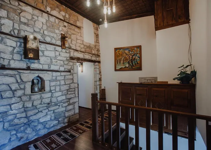 Tradita E Beratit Hotel 4*