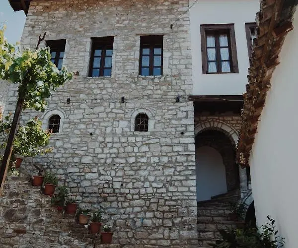 Tradita E Beratit Hotel 4*