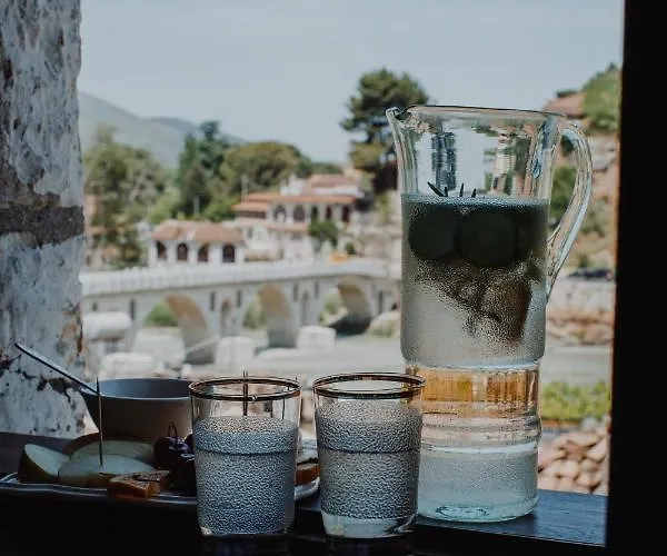 Tradita E Beratit Hotel