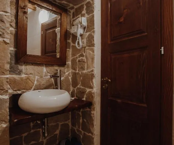 Hotel Tradita E Beratit