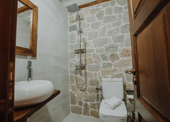 Tradita E Beratit Hotel 4*